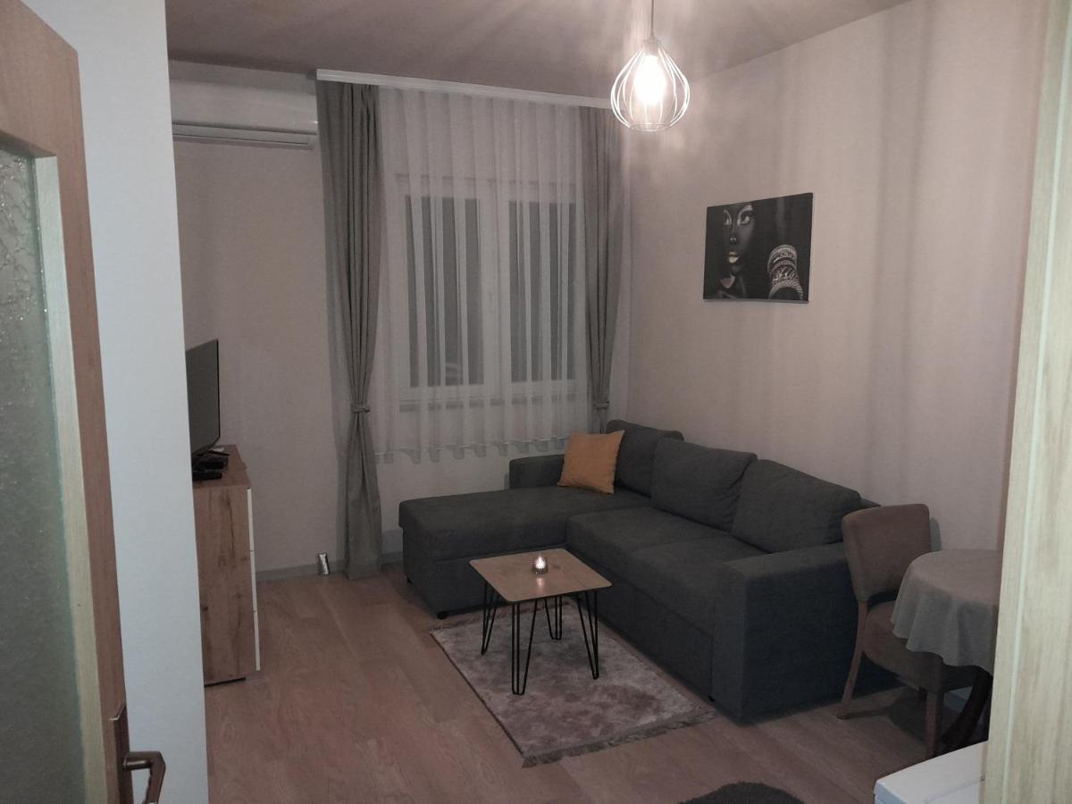 Gray Apartament 2 Приштина Экстерьер фото