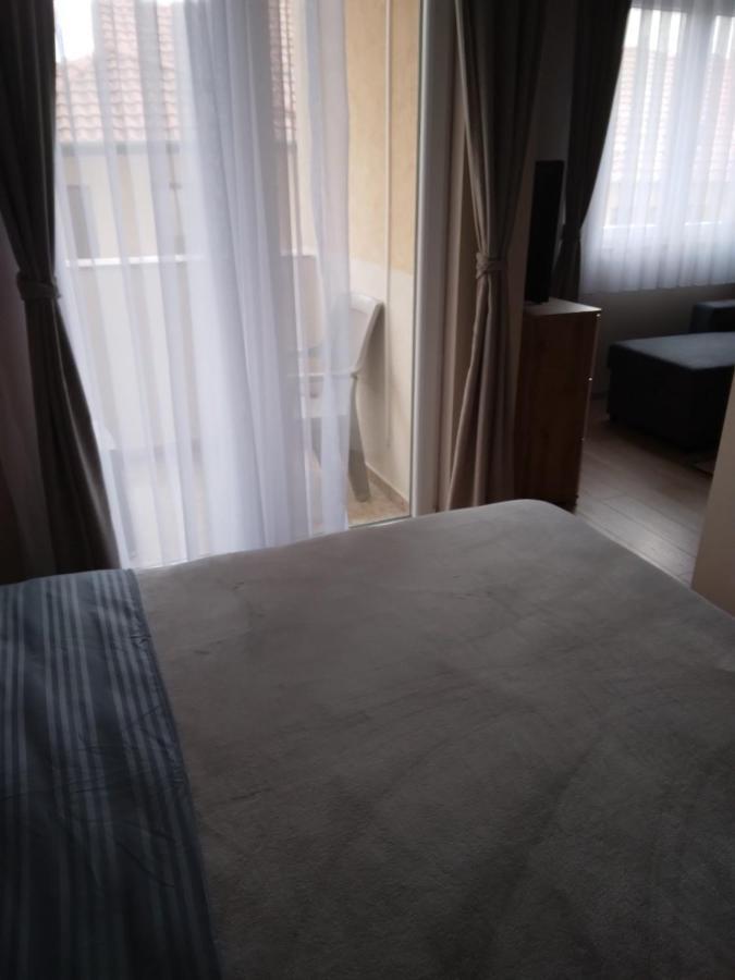 Gray Apartament 2 Приштина Экстерьер фото